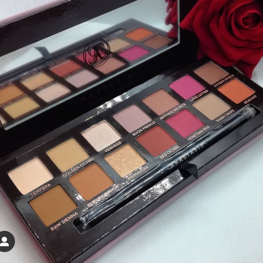 ✨ ABH Modern Renaissance Eyeshadow Palette - Picture 6 of 9